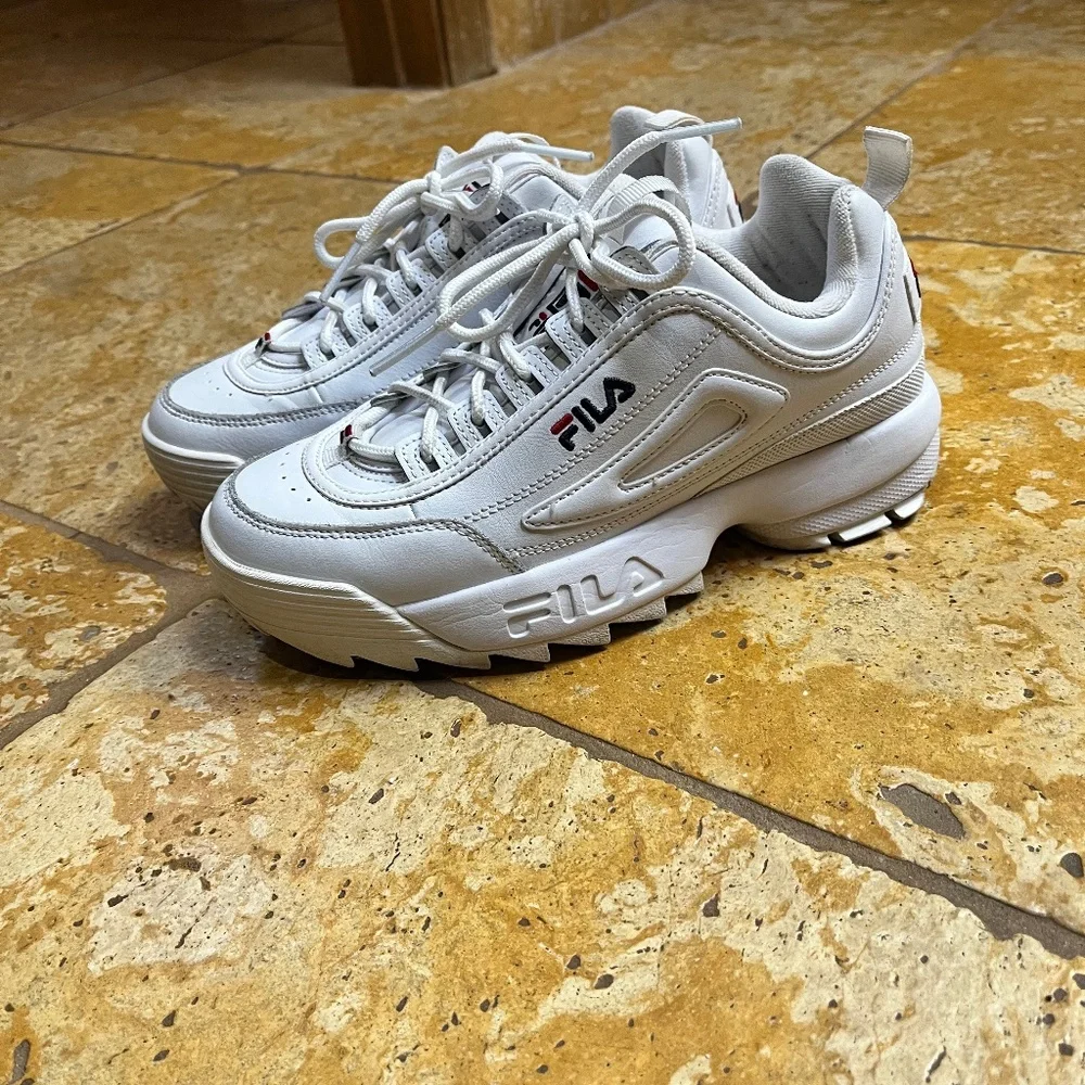 Filas - Picture 1 of 3
